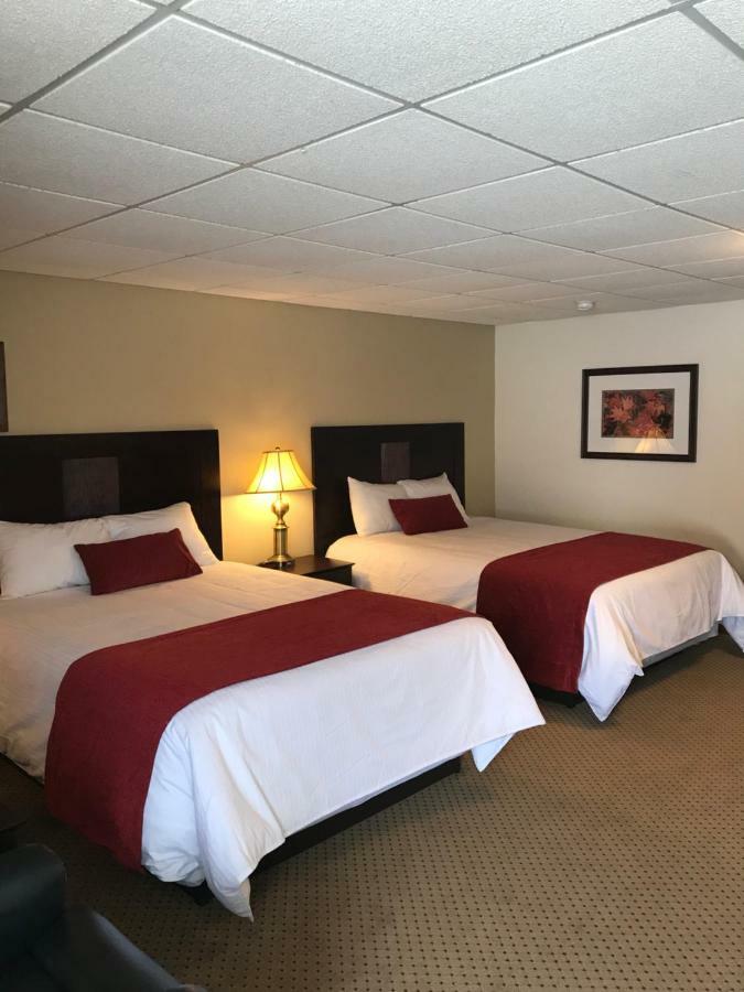 Brentwood Motor Inn Marquette Exterior photo